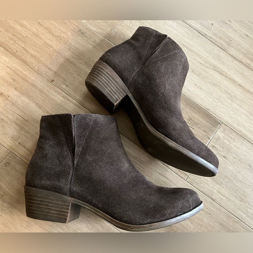 Lucky Brand women brown leather western style pointed toe heeled ankle boots 8.5